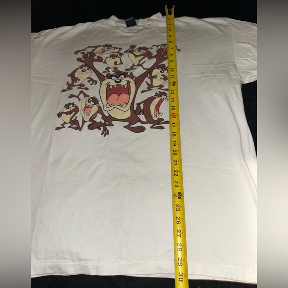 -Vintage Tazmanian Devil Warner Brothers Studio T-shirt
-Size XL - Picture 5 of 5